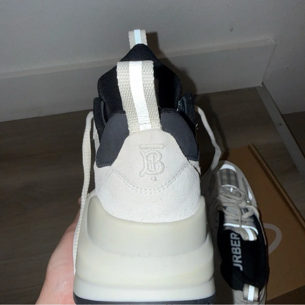 Burberry White and Black Women's Sneakers - Picture 13 of 13